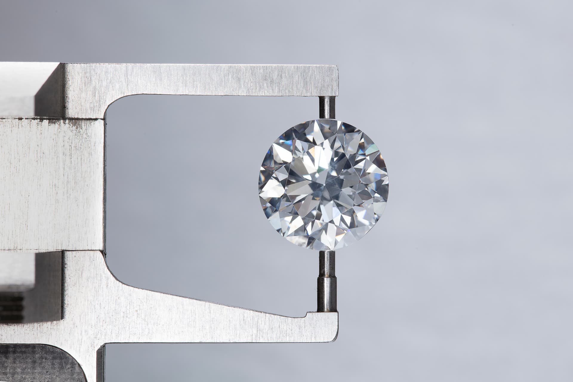 Expertise gemmologique diamant à Chatou (78400)